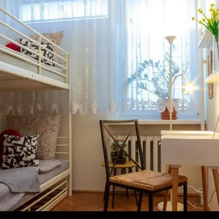 Spacious Retro Flat Close To National Stadium Appartement Warschau