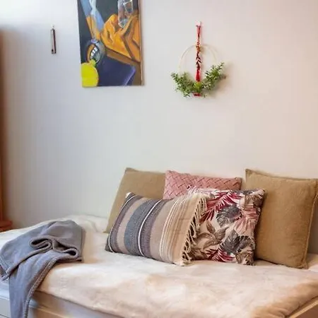Appartement Spacious Retro Flat Close To National Stadium Warschau