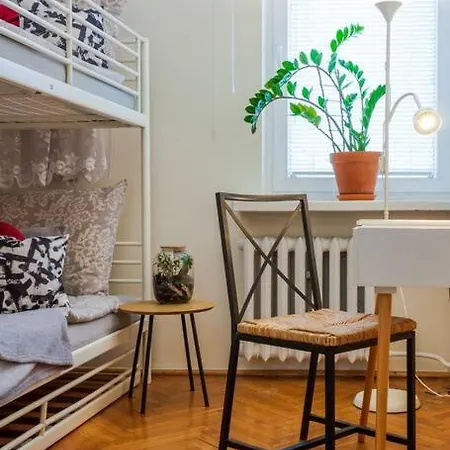 Spacious Retro Flat Close To National Stadium Appartement Warschau