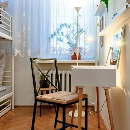 Appartement Spacious Retro Flat Close To National Stadium
